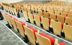 后置式高靠背翻版軟包椅伸縮看臺