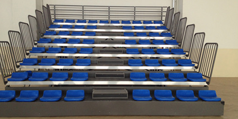 綠蛙看臺遠(yuǎn)赴西北古老城市喀什，打造民語高中伸縮看臺