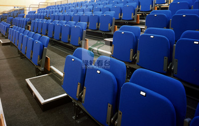 多功能廳看臺(tái)設(shè)計(jì)