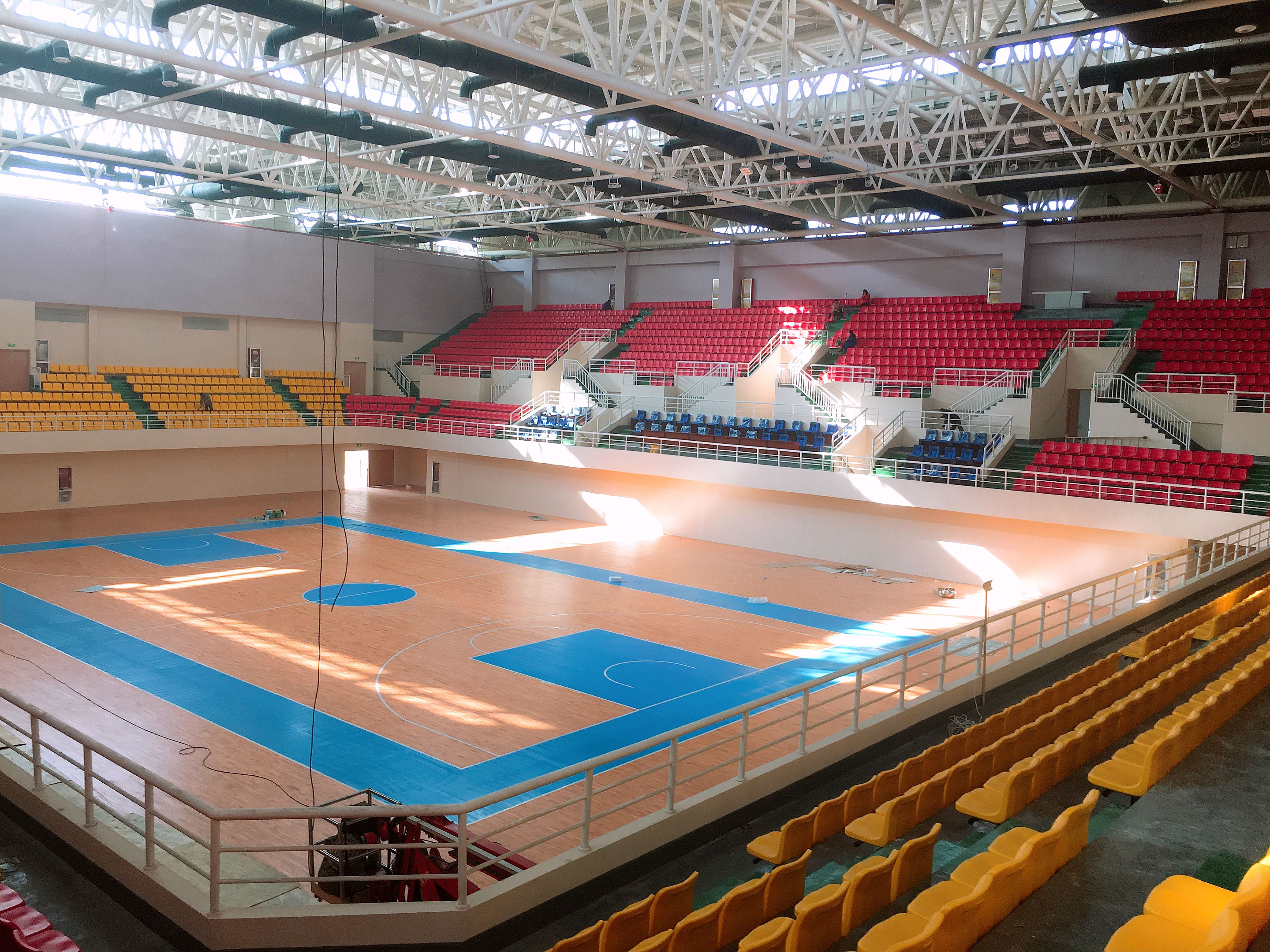 體育館看臺(tái)座位的顏色搭配方案