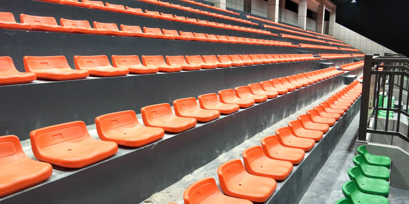 運動場、體育館應(yīng)該配上怎樣的看臺座位