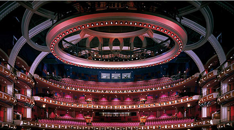 為什么體育場看臺座位都是逐層后退的？而不能像劇院垂直升高？